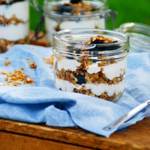 Brombeer Granola Dessert