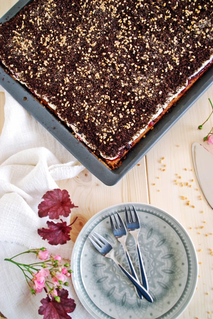 Creme-Crunch-Schnitten mit Heidelbeeren