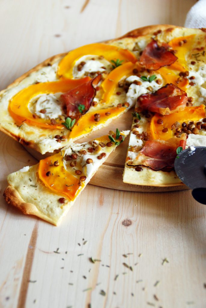 Flammkuchen mit Kürbis, Backen, Schürzenfräulein