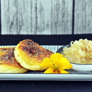 Kartoffelrolle mit Faschiertem und Sauerkraut