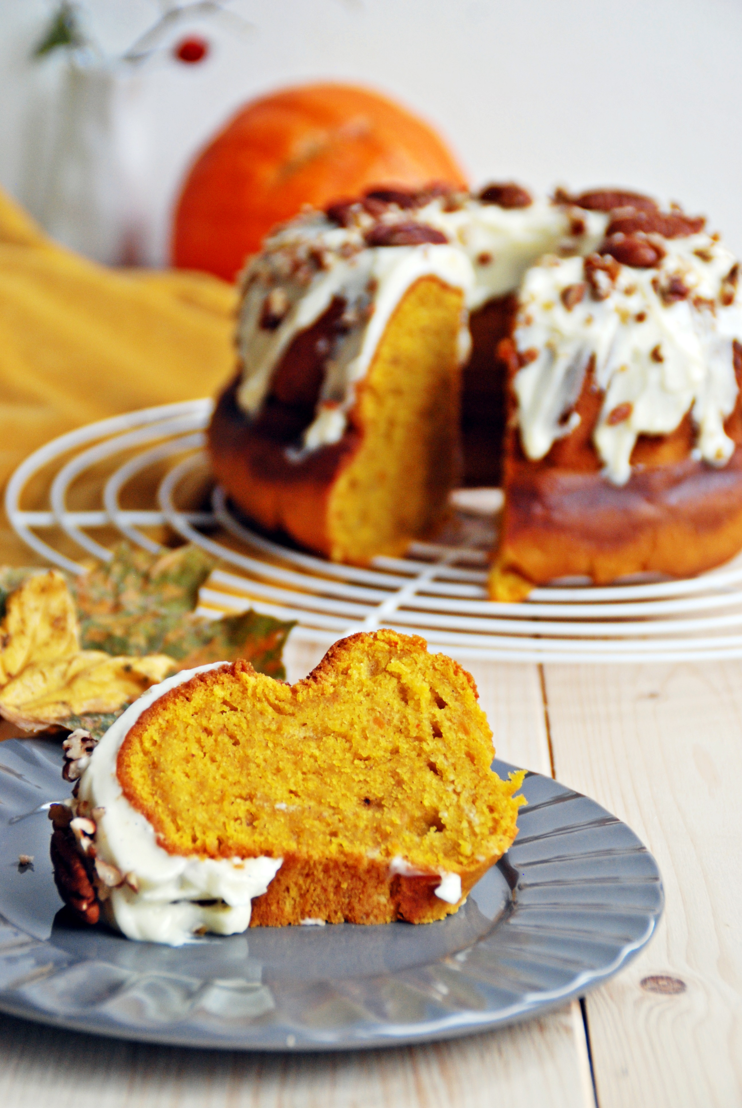 Kürbiskuchen mit Frischkäse Frosting - Schürzenfräulein - Kochschürzen ...