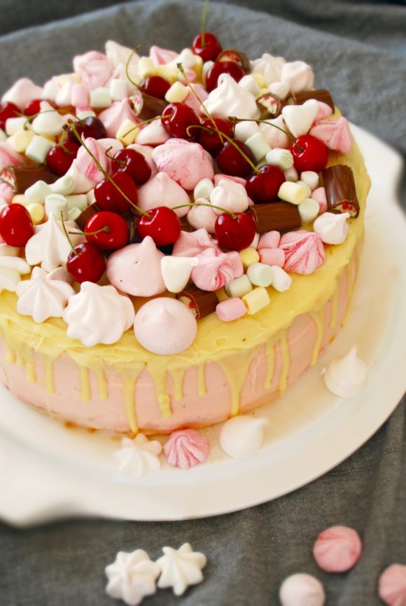 Himbeer Mascarpone Drip Cake